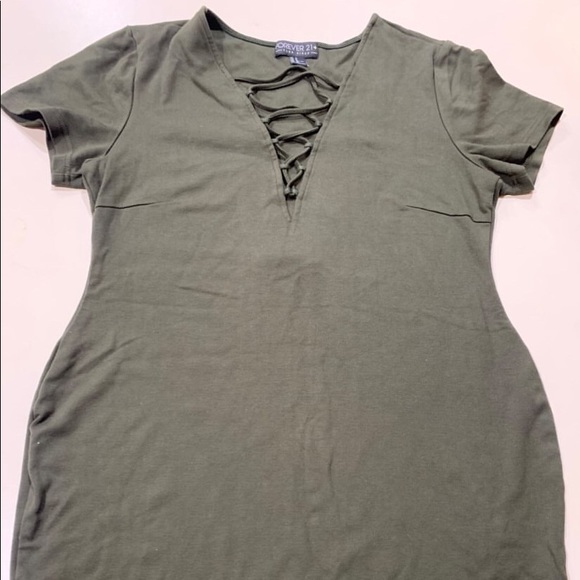 This is a forever 21 1x cock tail style dress - Picture 4 of 4